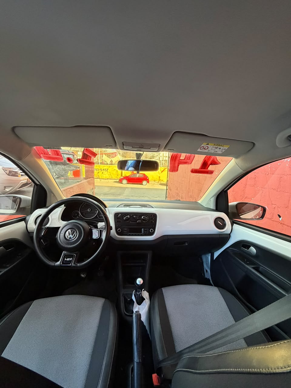 Volkswagen Up 2014