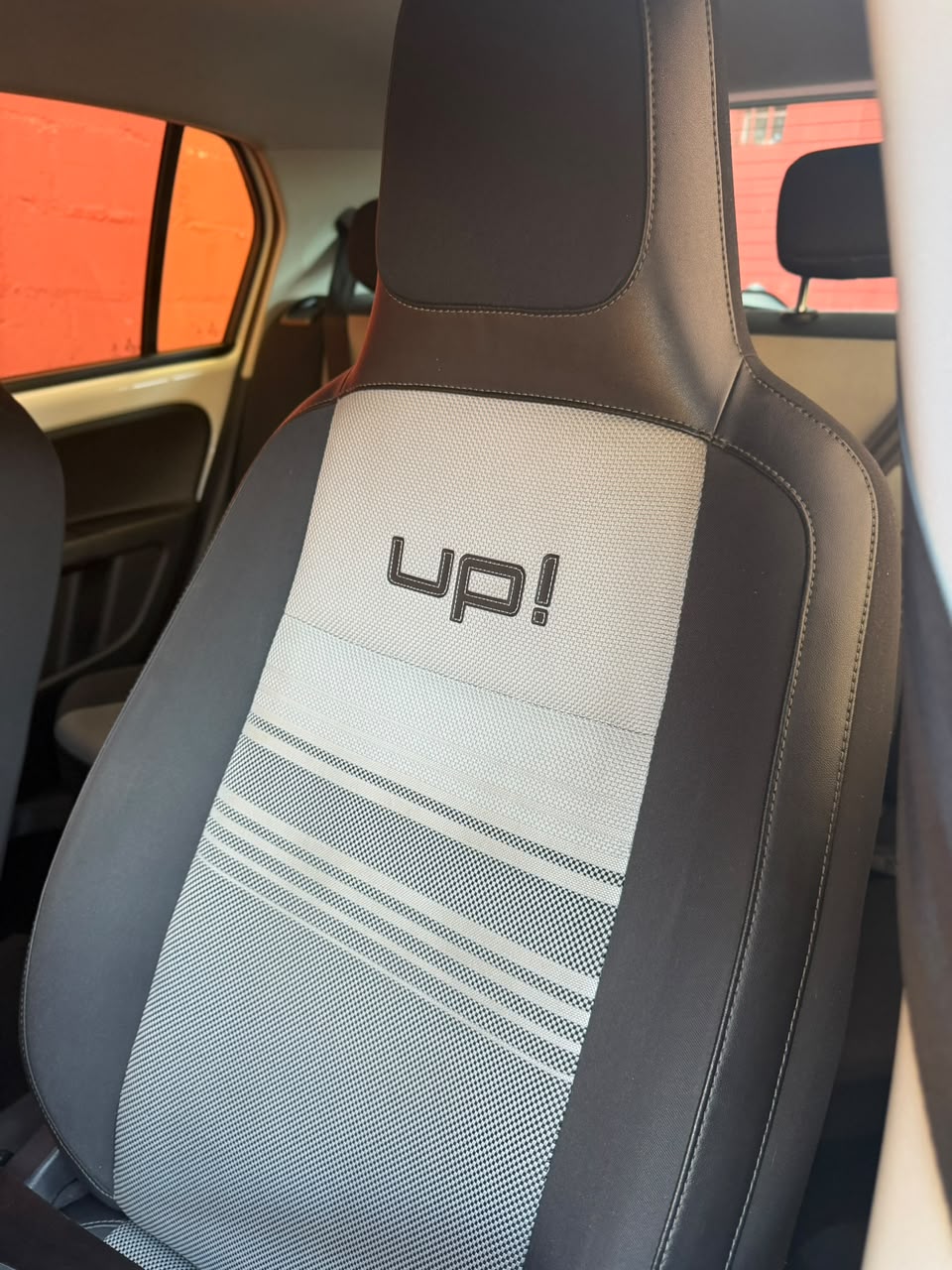 Volkswagen Up 2014